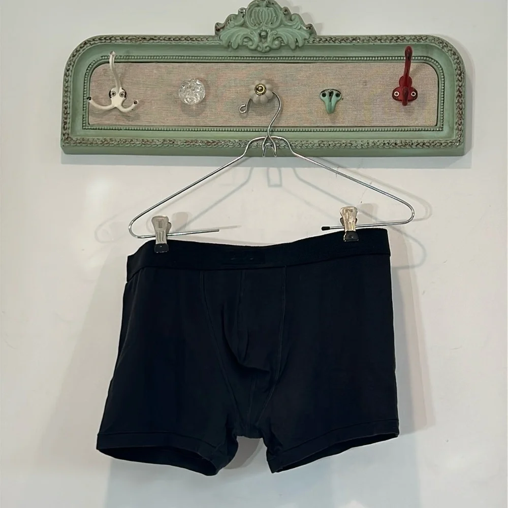 Skims men’s size large boxer, brief 3 inch seam new without tag onyx black